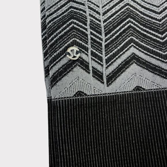 Lululemon Ebb To Street Pant in Heathered Slate Size 4 - Picture 4 of 8